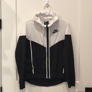 Nike Windrunner Hooded Windbreaker